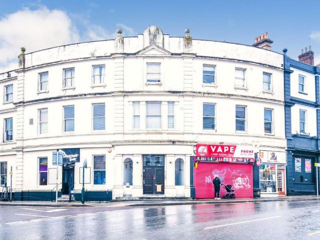 Flat for sale in West Cliff, Bournemouth