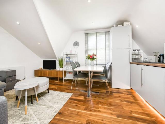 Flat for sale in London Borough of Merton, South Wimbledon