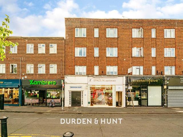 Flat for sale in Epping, Essex