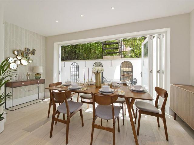 Flat for sale in Brompton, Greater London