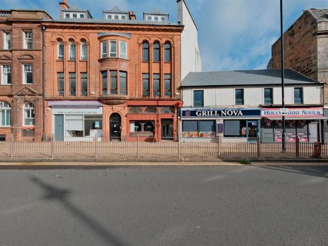 Flat for sale in Hamilton, Scotland