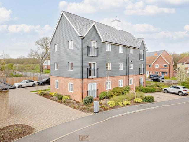 Flat for sale in Colliers End, Hertfordshire