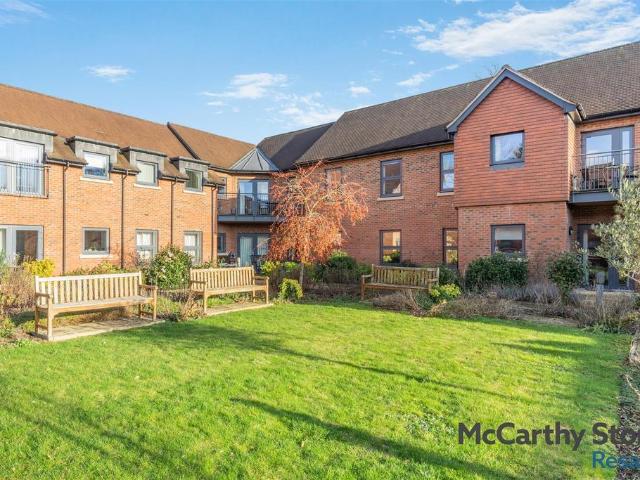 Flat for sale in Calverton End, Milton Keynes