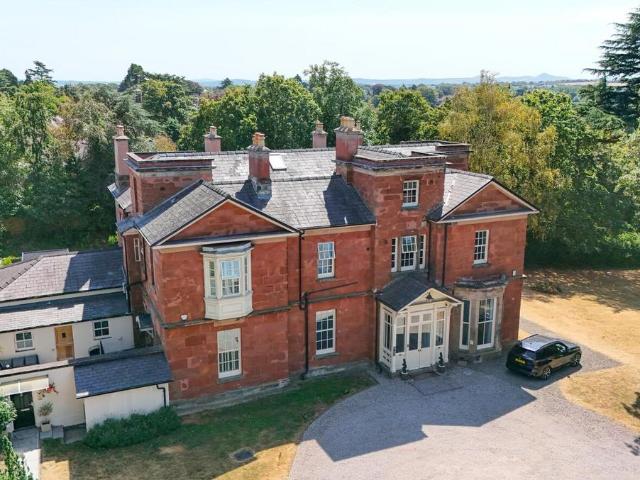 Flat for sale in Cherry Orchard, Frankwell