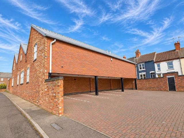 Flat for sale in Higham Ferrers, North Northamptonshire