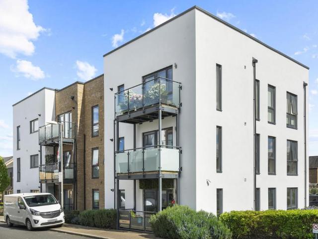 Flat for sale in Harlow, Essex