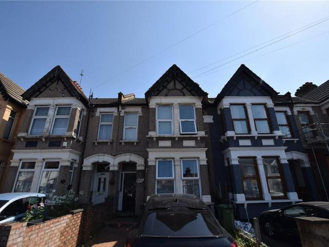 Flat for sale in Greater London