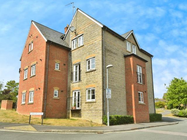 Flat for sale in Lakeside, Rodbourne