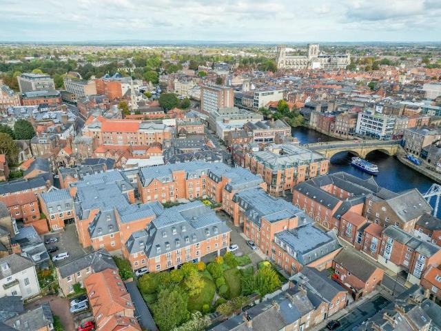Flat for sale in Bishophill, York