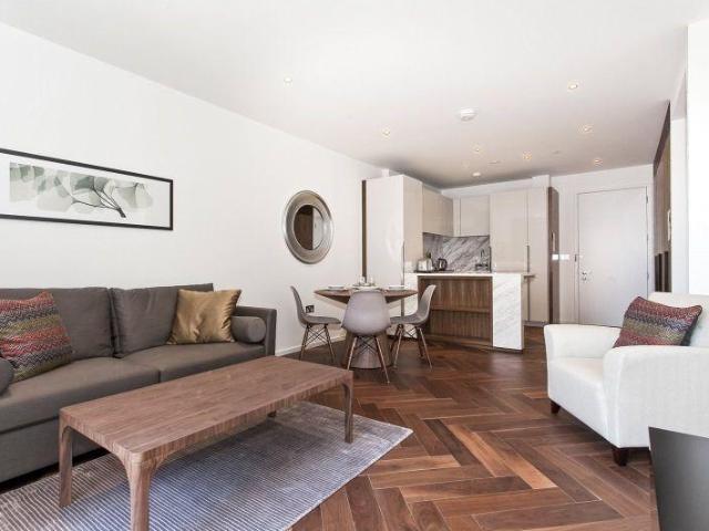 Flat for sale in Nine Elms, Greater London