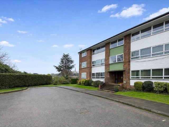 Flat for sale in Harrow On The Hill, Greater London