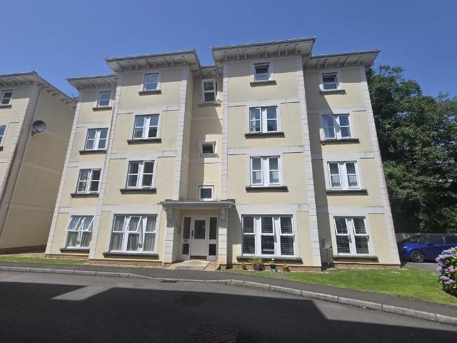 Flat for sale in Mount Wise