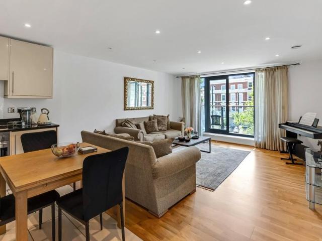 Flat for sale in St. John's Wood, Greater London