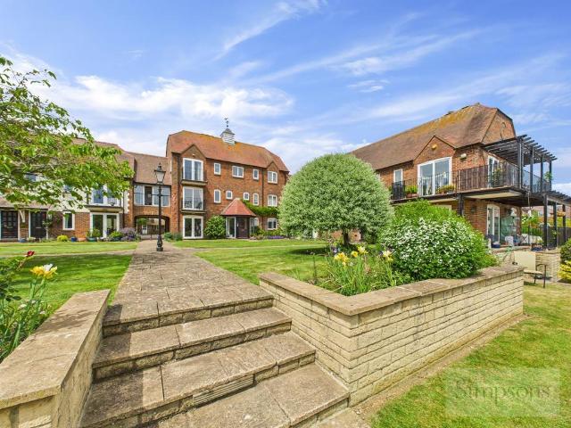 Flat for sale in Caldecott, Dromore