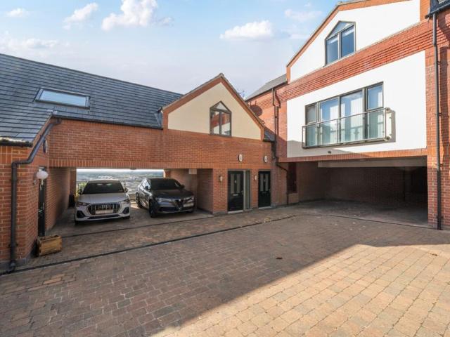 Flat for sale in Whitton Park, Lincoln