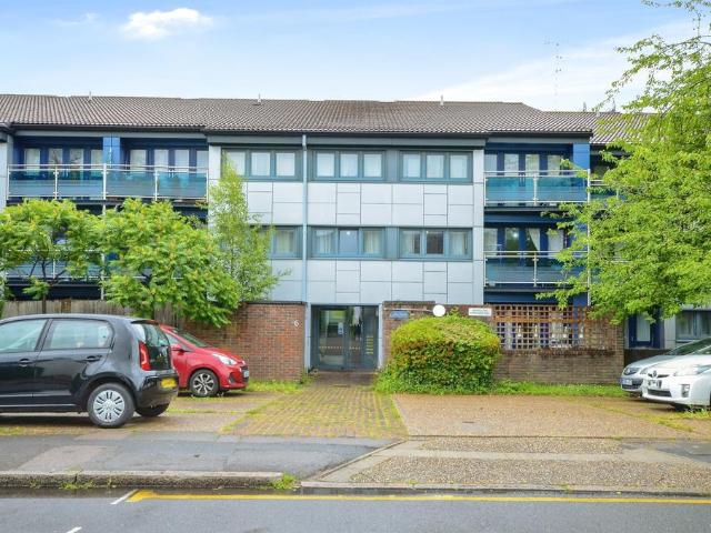 Flat for sale in Wealdstone, Greater London