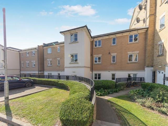 Flat for sale in Mile End, Fordham Heath