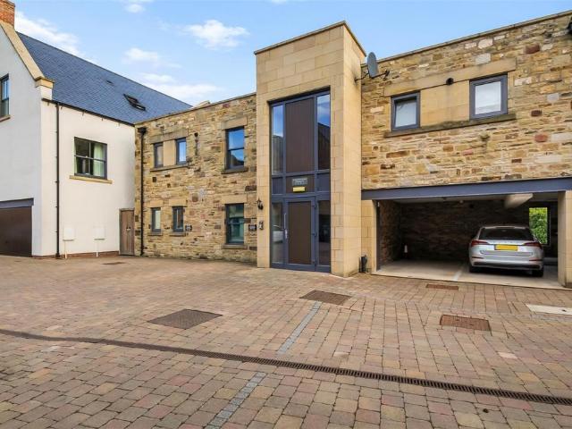 Flat for sale in Friars' Closes, Richmond