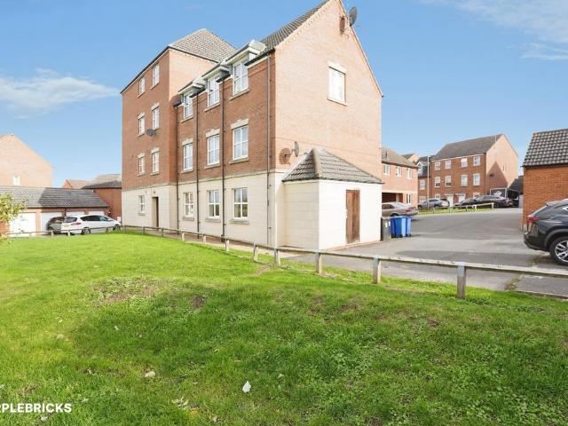 Flat for sale in Hamilton, Leicester