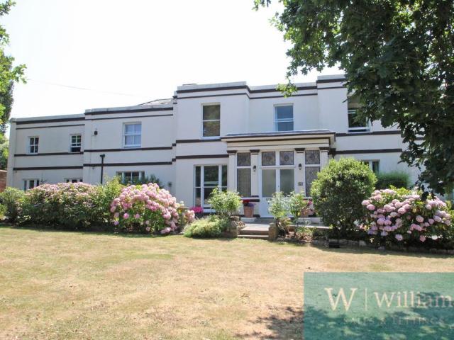 Flat for sale in East Cowes, Isle Of Wight