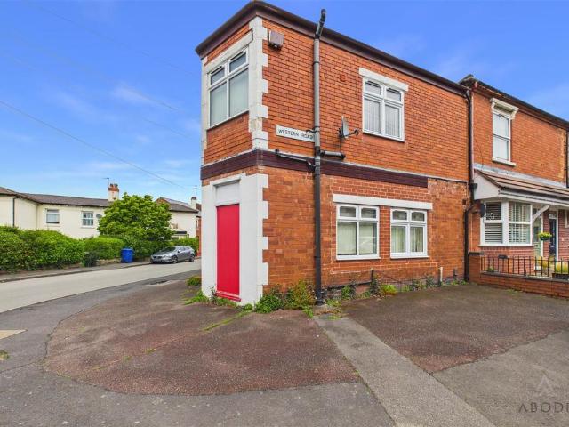 Flat for sale in Stourbridge, West Midlands