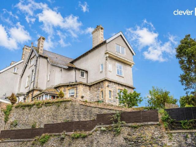 Flat for sale in Mount Wise