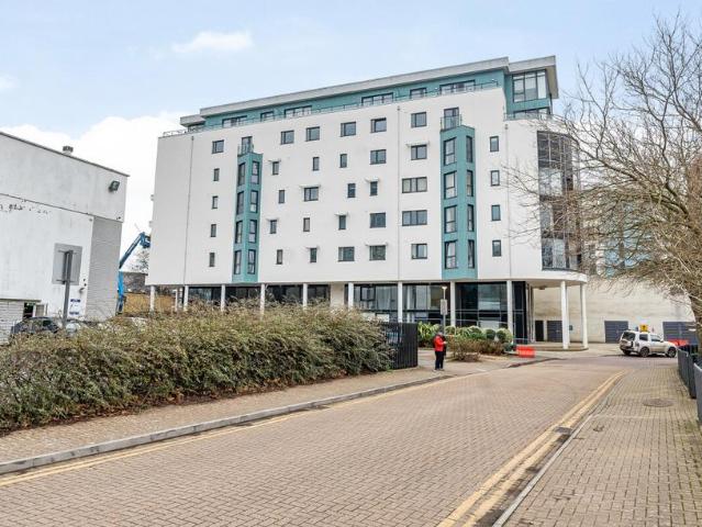 Flat for sale in Ocean Village, City Of Southampton