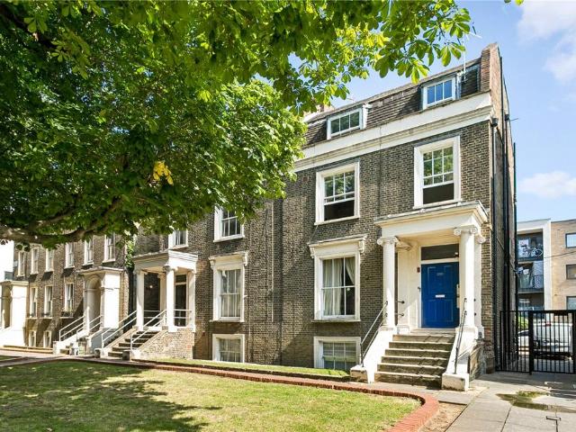 Flat for sale in Shacklewell, Greater London