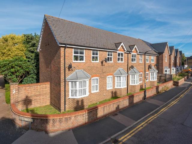 Flat for sale in St. Mildred's, The Bridge