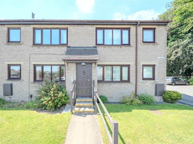 Flat for sale in Pudsey, West Yorkshire