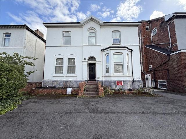 Flat for sale in Southport, Sefton