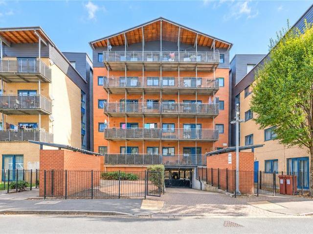 Flat for sale in London Borough of Hillingdon, Greater London
