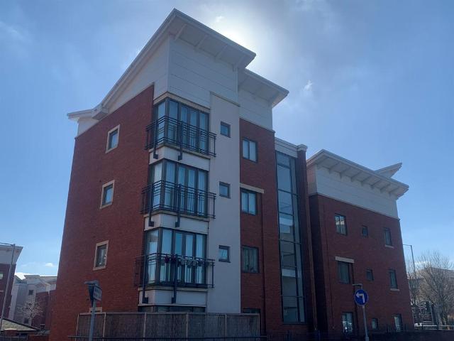 Flat for sale in Bilston, West Midlands