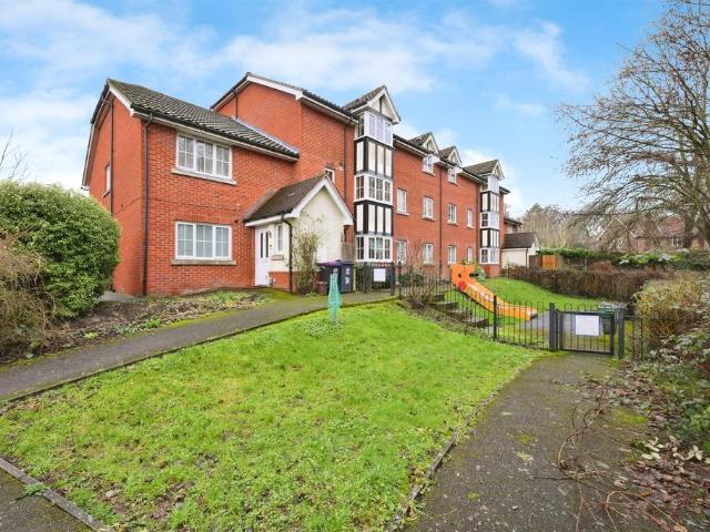 Flat for sale in Colliers End, Hertfordshire