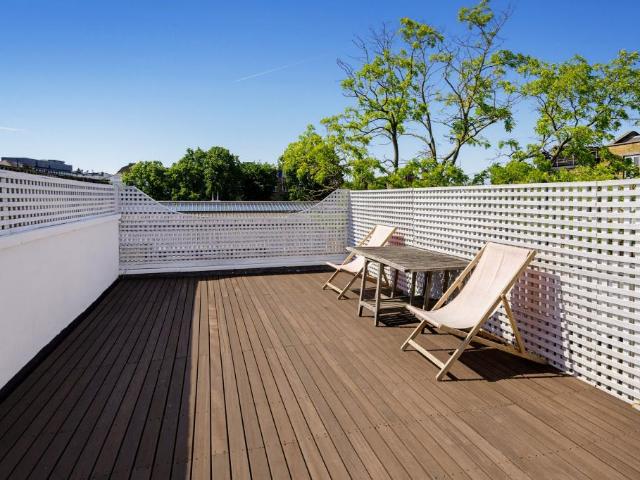 Flat for sale in Earl's Court, Greater London