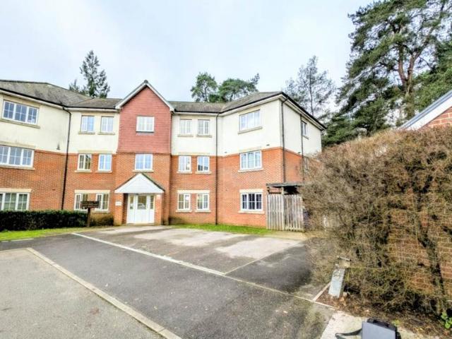 Flat for sale in Bolton Low Houses, Hampshire