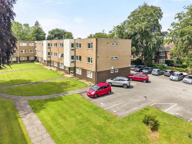 Flat for sale in Trafford Park, Greater Manchester
