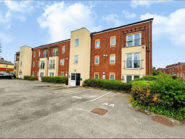 Flat for sale in Westleigh, Wigan