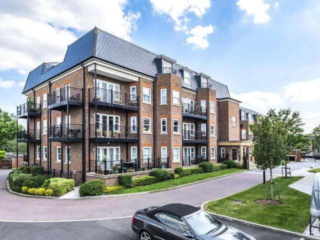 Flat for sale in Widmore Green, Greater London