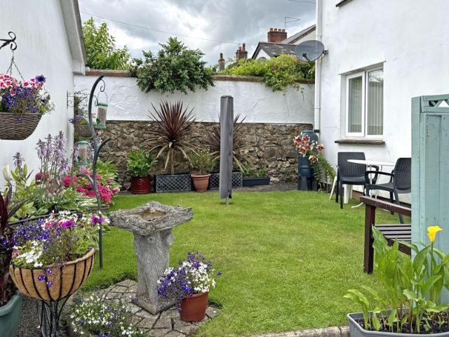 Flat for sale in Budlake, Devon