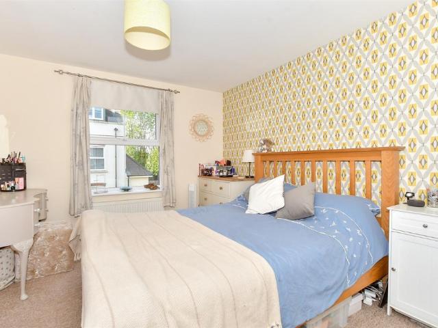 Flat for sale in Littlecote, West Sussex