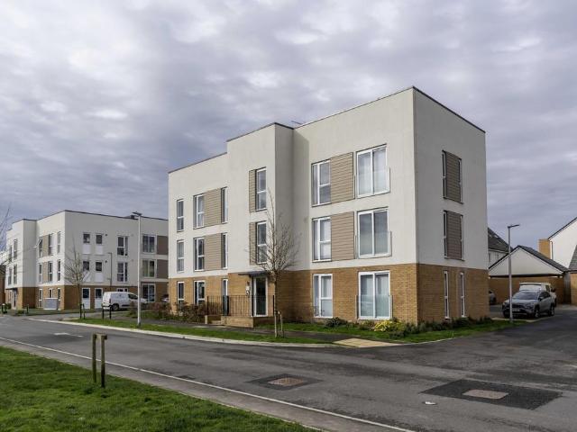 Flat for sale in Locking Parklands, Locking