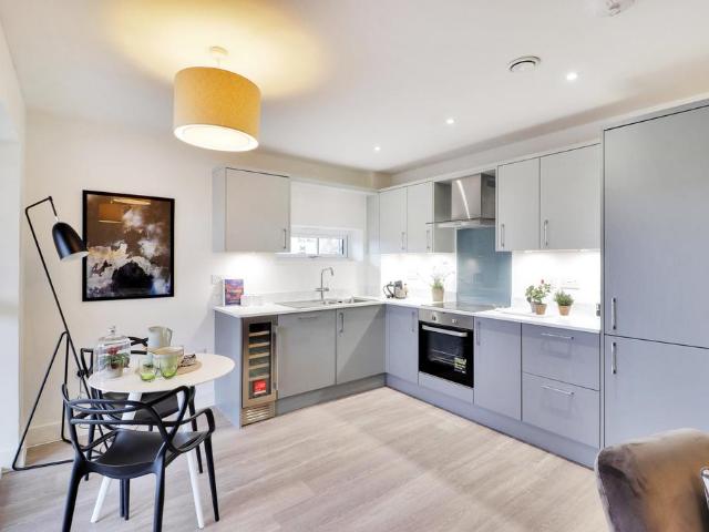 Flat for sale in Sandown Park, Kent