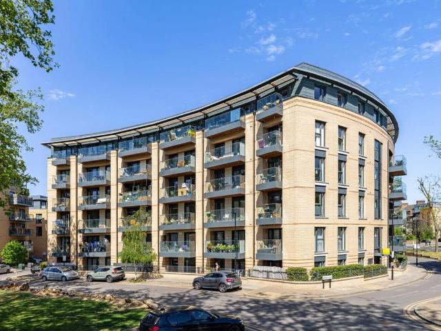 Flat for sale in London Borough of Lambeth, Greater London