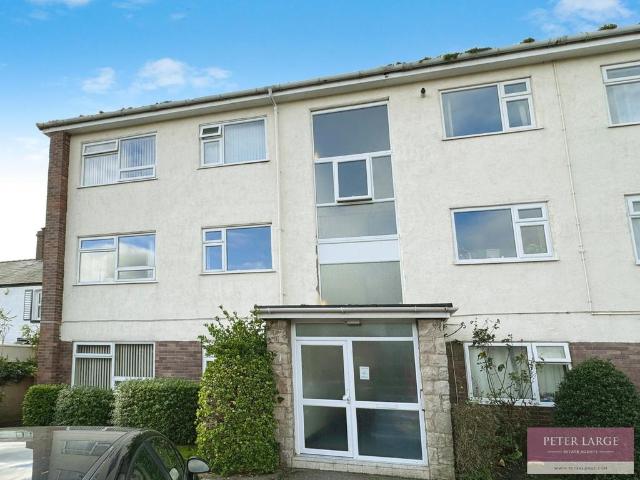 Flat for sale in Rhyl, Wales