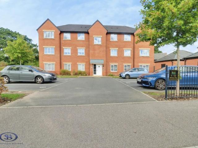 Flat for sale in Shavington cum Gresty, Basford