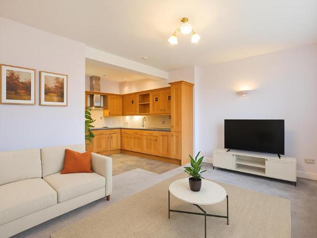 Flat for sale in Ilkley, West Yorkshire