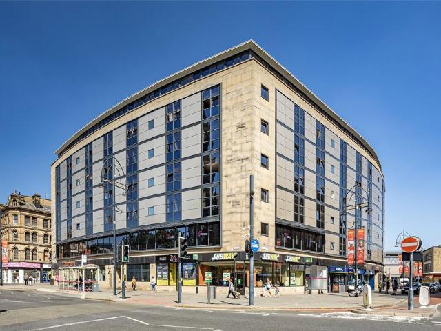 Flat for sale in West Yorkshire