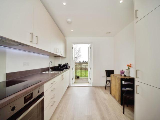 Flat for sale in Cockfosters, Greater London