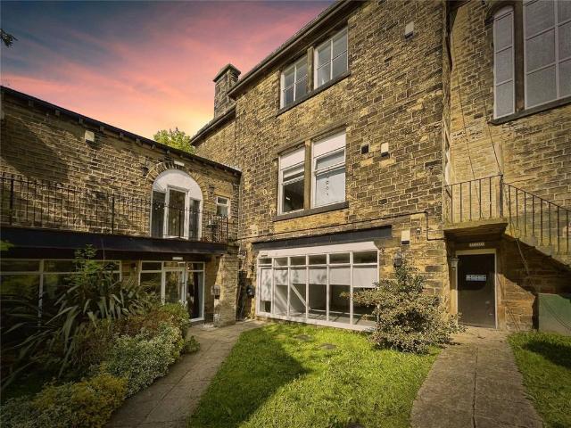 Flat for sale in Paddock, Milnsbridge